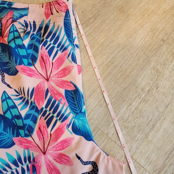 Hollister Hawaiian Swim Trunks, 28 - Picture 9 of 12